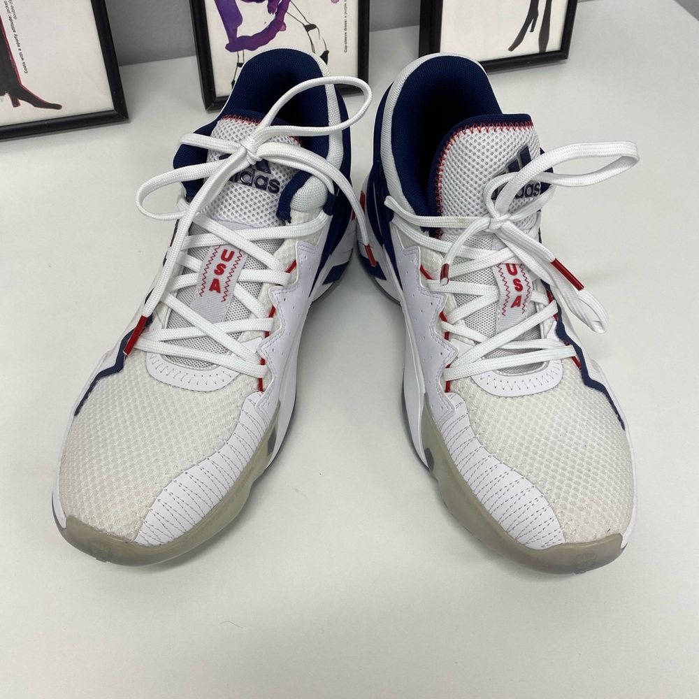 Adult D.O.N bounce adidas tennis shoes